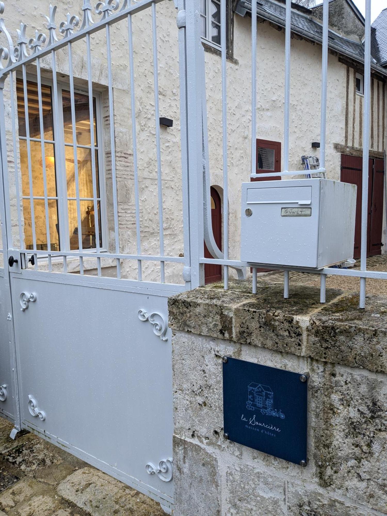 La Sourciere Beaugency Hotell Exteriör bild